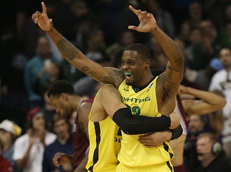 ברוקס וקוק בשמיים. אורגון בסוויט 16 (getty)