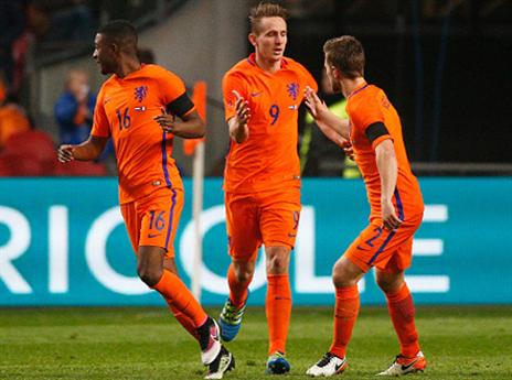 כבש עם היד. דה יונג (Getty)