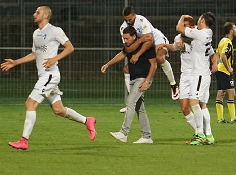 רגשות מעורבים? דורה (סוכנות ג'יני)