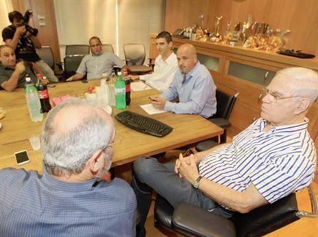 ישיבה סוערת במנהלת הליגה. אלון הכחיש את האשמות