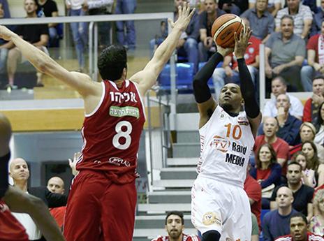 ליונס בג'אמפ מול אליהו (אלן שיבר)