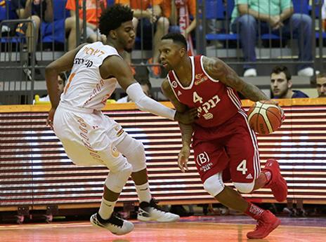 רולנד חודר מול דוסון (אלן שיבר)