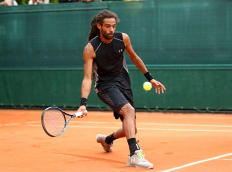 בראון עם חבטה אופיינית (GETTY)