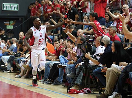 רובינסון עם עוד שואו לקהל (אלן שיבר)