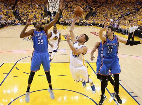 גולדן סטייט שוב הפכה לבלתי ניתנת לעצירה (gettyimages)