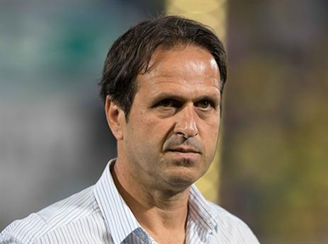 מחפש מגן שמאלי. רוני לוי