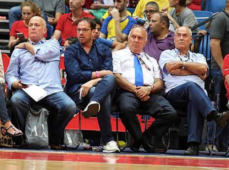 מאמני ישראל צופים מהצד (אלן שיבר)