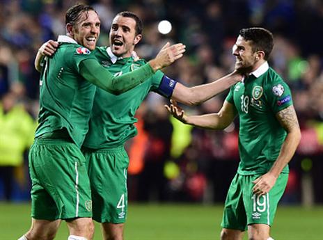 ג'ון אושיי מנהיג את החבורה הוותיקה (gettyimages)