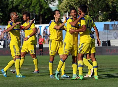 זהבי ממשיך לעקוב (צילום: אודי ציטיאט)