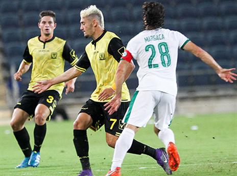 אצילי שם את הבוררות בצד (דני מרון)