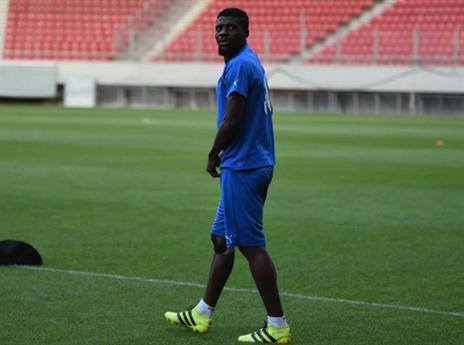 ג'ון אוגו יפתח במרכז השדה (האתר הרשמי)