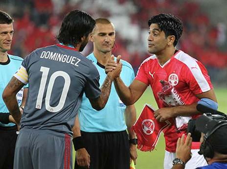 תמונה למזכרת. ברדה ודומינגס לפני הפתיחה (צילום: אלן שיבר)