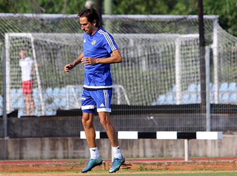 בניון קיבל את חולצת ההרכב (אודי ציטיאט)