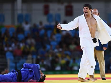 שבדטושווילי לאחר הקרב מול מוקי (GETTY)