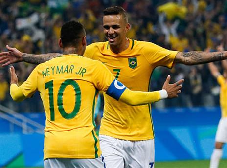 לואן חוגג עם ניימאר (getty)