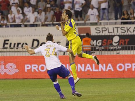 בניון וחבריו שרדו מותחן בספליט (צילום: מכבי ת"א)