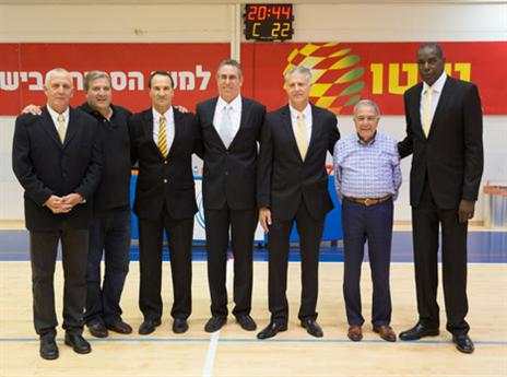 שחקני העבר ושמעון מזרחי (מכבי ת"א)