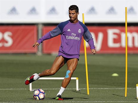 רונאלדו. חזר לאימונים מלאים (getty)