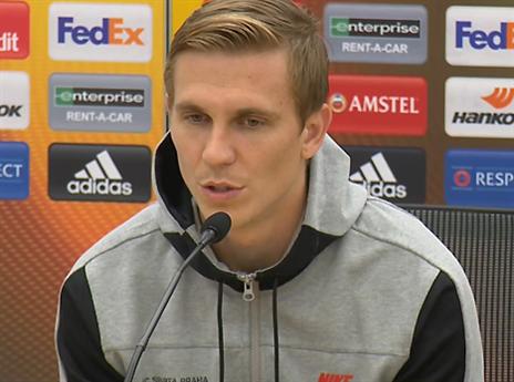 דוצ'קאל במסע"ת. חושב רק על אירופה