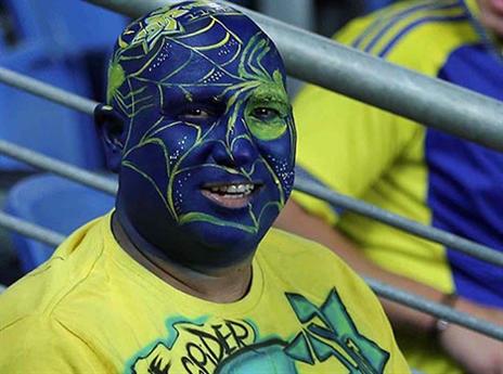 פורים עוד לא הגיע, אבל אוהדי מכבי התארגנו על תחפושת (אלן שיבר)