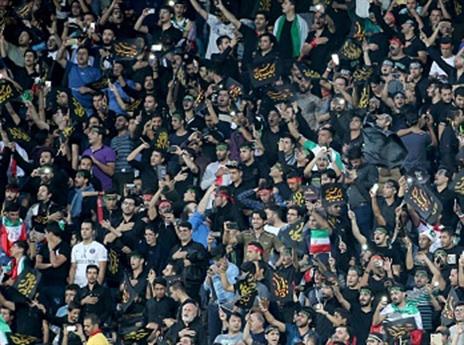 יציעי איראן צבועים שחור (Getty)