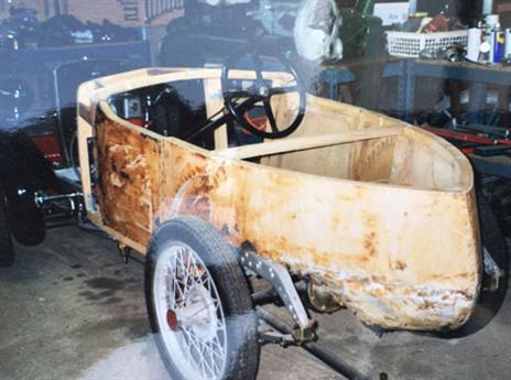 הרכב במהלך השיפוץ