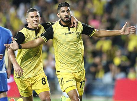 לידור כהן חוגג, כשעוד פתח בהרכב של בית"ר (אלן שיבר)