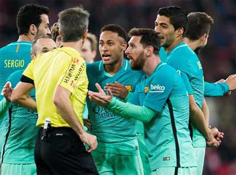 "היה פנדל ברור על ניימאר ועליי". פיקה (Getty)