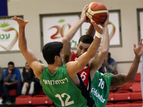 דיברתולומיאו בהגנה לוחצת. חיפה ברחה אף יותר ברבע השלישי (מנהלת הליגה)