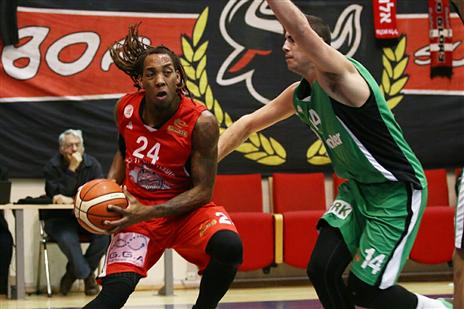 בלייזר נצמד לקוואלס. רבע שני מצוין של הירוקים (מנהלת הליגה)