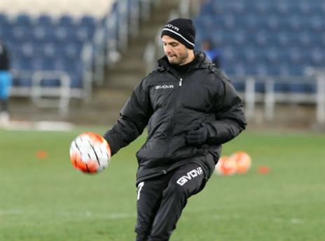 גם הוא לא פתח. זגורי