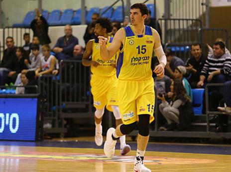 האיש החם של מאיר טפירו. כהן (מנהלת הליגה)