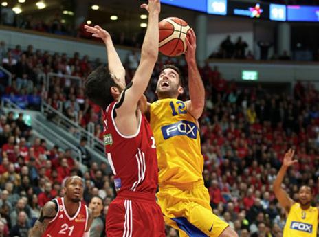 אוחיון חודר מול טימור. הגנה פגיעה משני הצדדים (אלן שיבר)