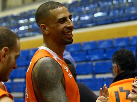 שחקן פנים בולט בישראל. סימפסון (מנהלת הליגה)