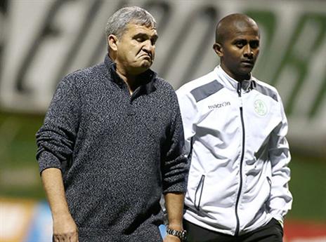 "לא מרים ידיים". אלי כהן (אלן שיבר)