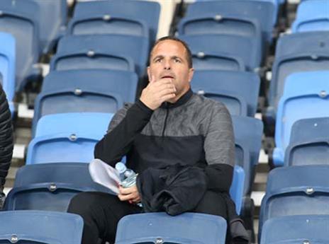 "קשה מאוד לעמוד בחוץ" (יוסי שקל)