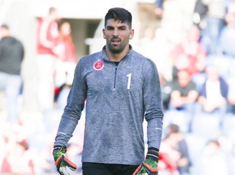 "פייבוריט ביחס לשאר השוערים". הרוש (דני מרון)