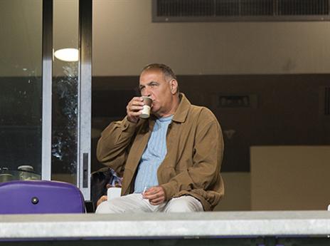 אשר אלון, לא יחזיקו את סילבס בכח (עודד קרני)