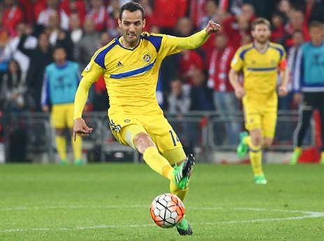 מאמצים להשאיר אותו. רובן מיקאל (צילום: דני מרון)