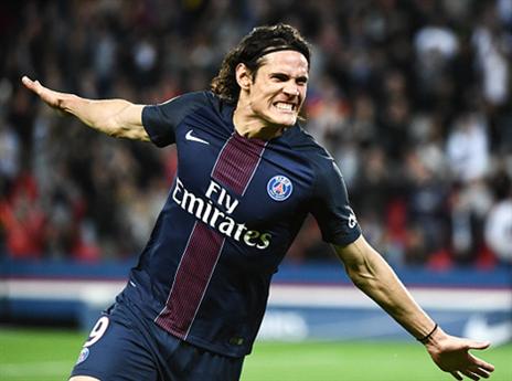 האלופה צימקה שוב את הפער. קבאני חוגג (getty)