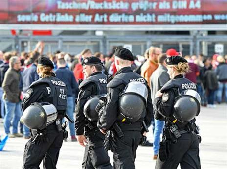 כאב ראש בנוגע לסידורי האבטחה (Getty)