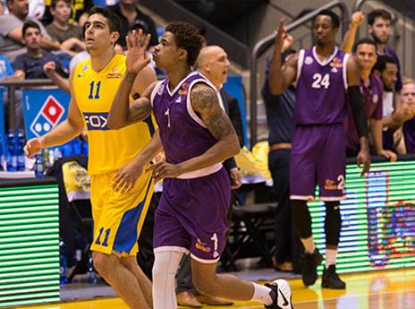 נאש. לוקח את העניינים בידיים (מנהלת)