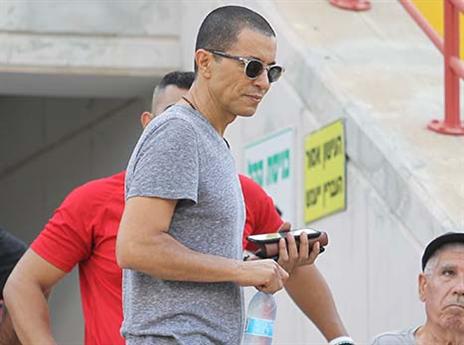 היחיד שיכול להתעמת עם הקומץ הגזעני (אלן שיבר)