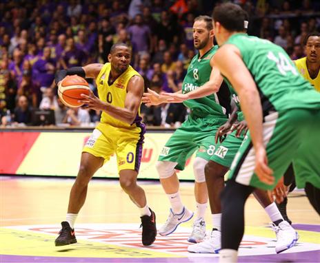 גיבור המשחק. הולוואי (לירון מולדובן)