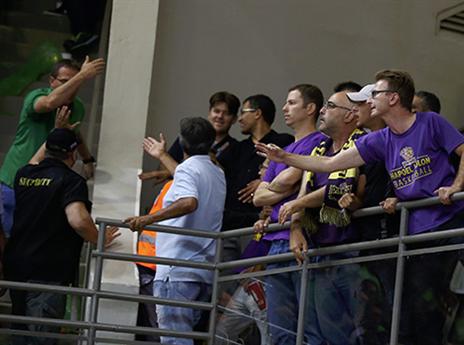 "יש לנו את האוהדים הטובים בארץ" (צילום: אלן שיבר)