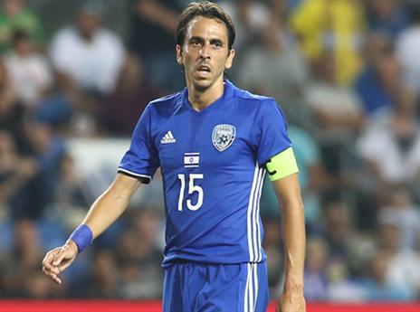 שוב במדים הכחולים. בניון (אלן שיבר)