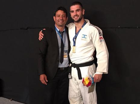 פלצ'יק עם סמדג'ה. עוד הישג לנבחרת (צילום: איגוד הג'ודו)