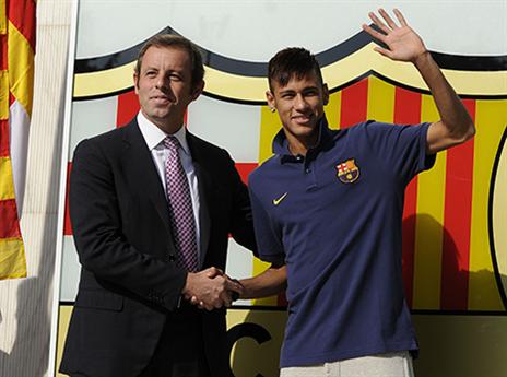 עסקת ניימאר מסבכת את בארסה עד היום (getty)