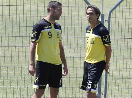 יחכה על הספסל. בניון (אלן שיבר)