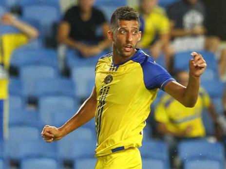 "נצטרך להיראות הרבה יותר טוב". מיכה (אלן שיבר)